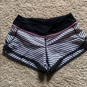 Lululemon shorts, black and white w pink size 4